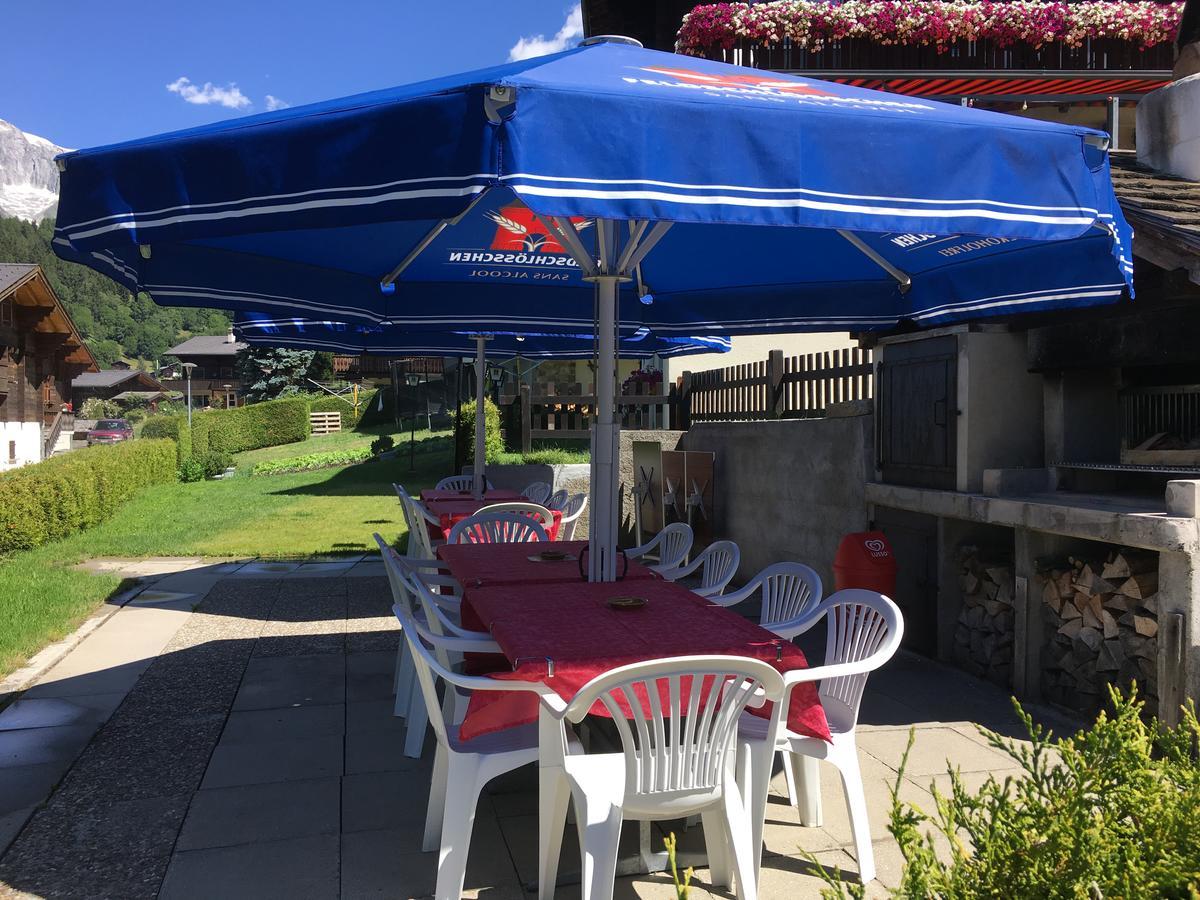 Hotel Haus Muehlebach Ernen Exteriör bild